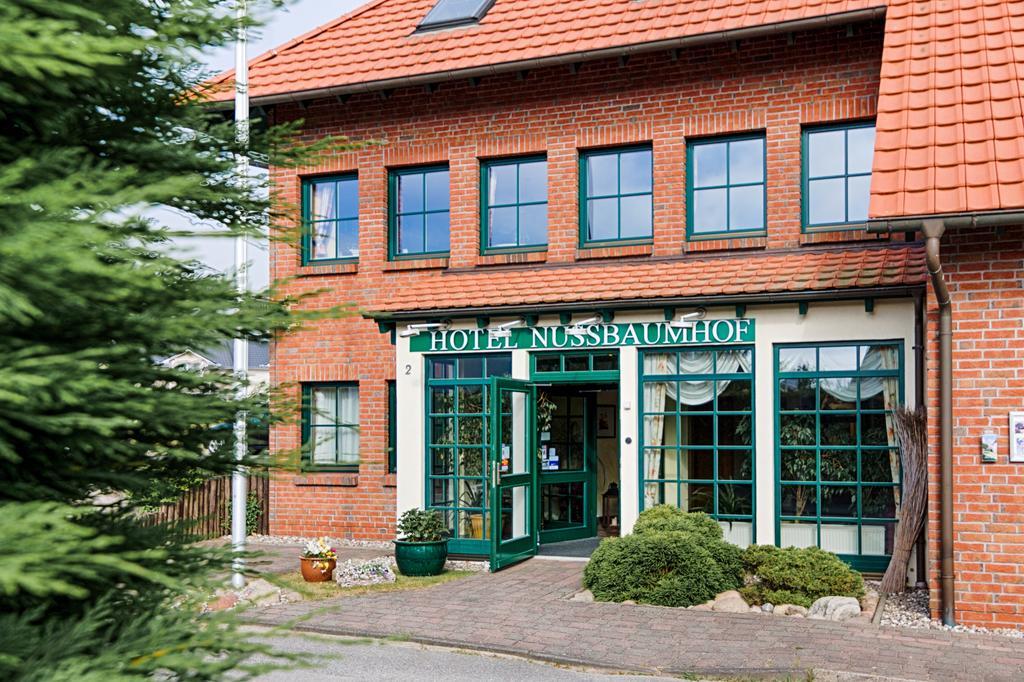 Hotel Garni Nussbaumhof Uckeritz Exteriör bild