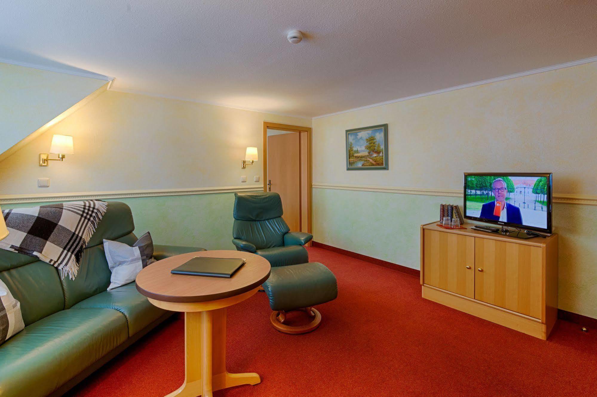 Hotel Garni Nussbaumhof Uckeritz Exteriör bild