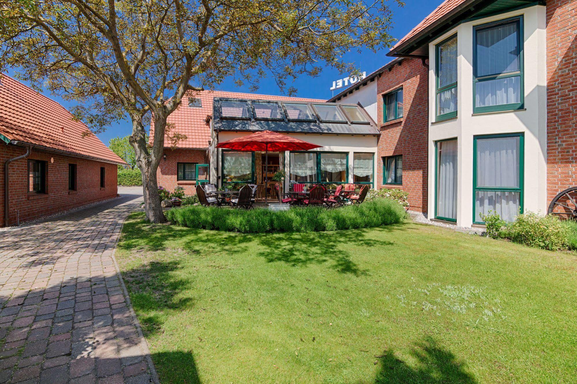 Hotel Garni Nussbaumhof Uckeritz Exteriör bild