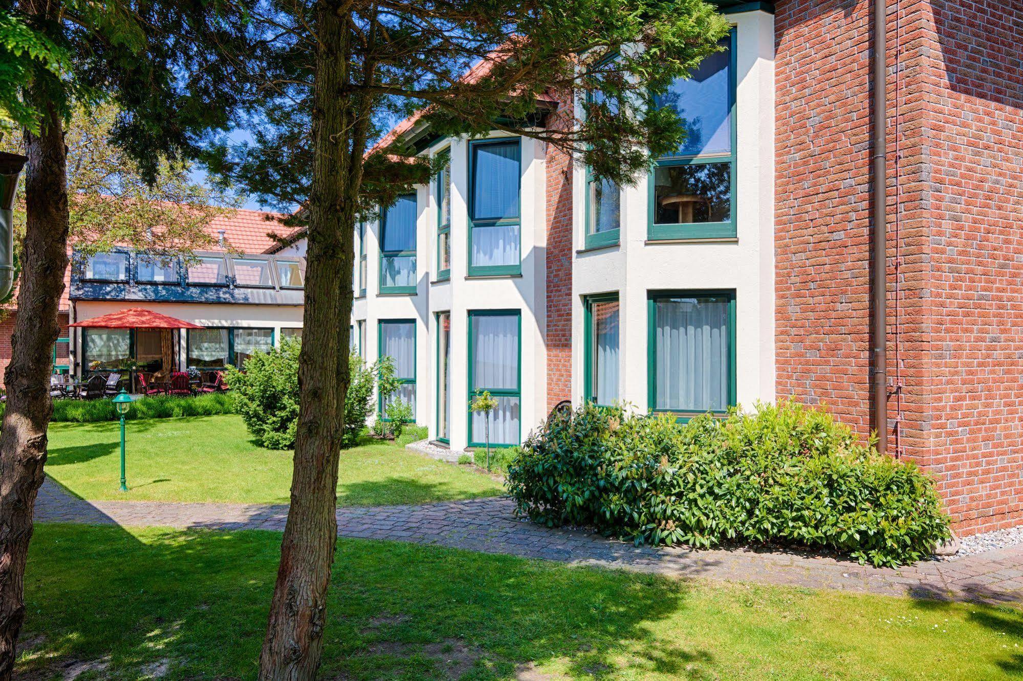 Hotel Garni Nussbaumhof Uckeritz Exteriör bild