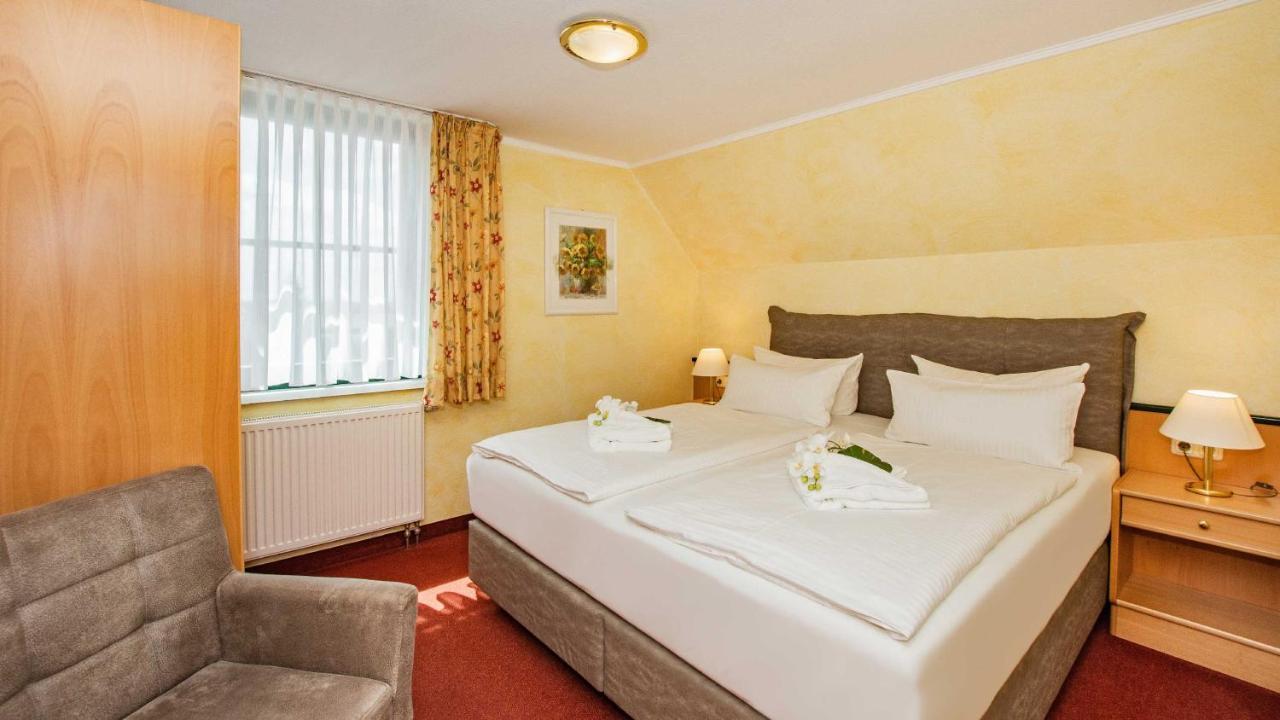 Hotel Garni Nussbaumhof Uckeritz Exteriör bild