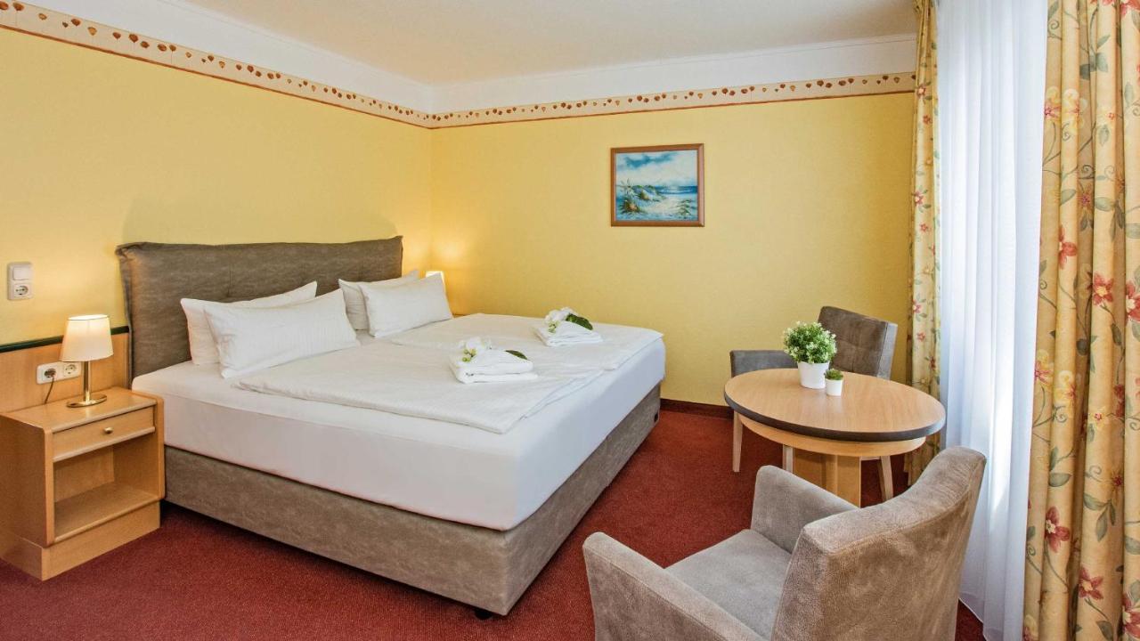 Hotel Garni Nussbaumhof Uckeritz Exteriör bild
