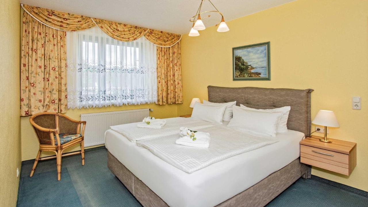 Hotel Garni Nussbaumhof Uckeritz Exteriör bild