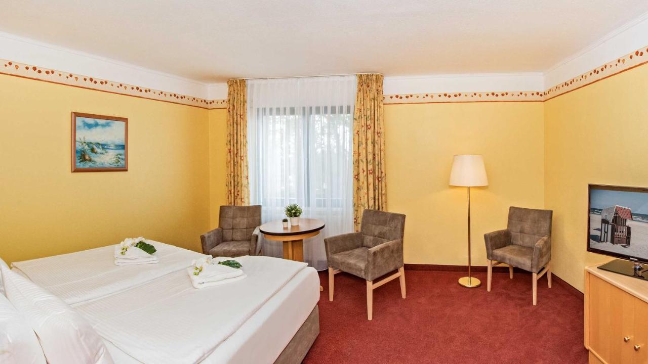 Hotel Garni Nussbaumhof Uckeritz Exteriör bild