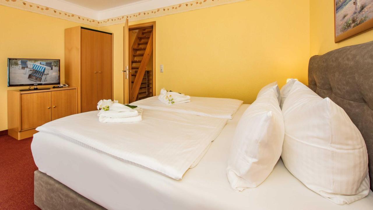 Hotel Garni Nussbaumhof Uckeritz Exteriör bild