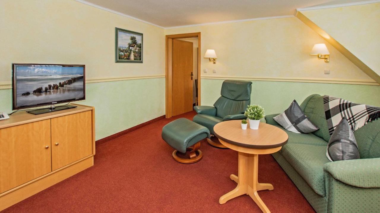 Hotel Garni Nussbaumhof Uckeritz Exteriör bild